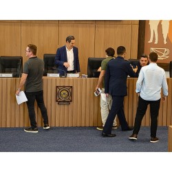 Vereadores votam a redação final que Regulamenta o Uso do Centro de Eventos